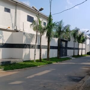 1 Appartement de 04 pièces